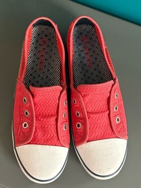 Columbia Slip-On Women's Canvas Shoe